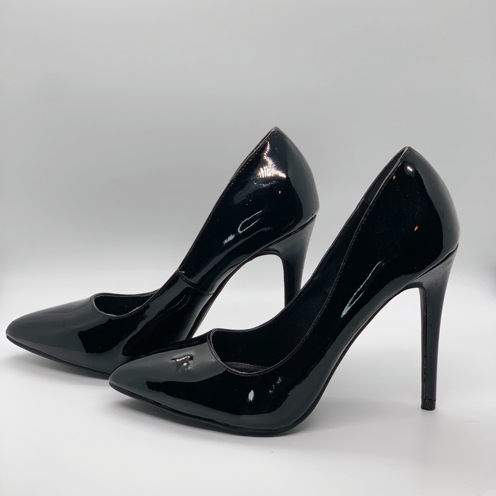 Black Heel Pumps